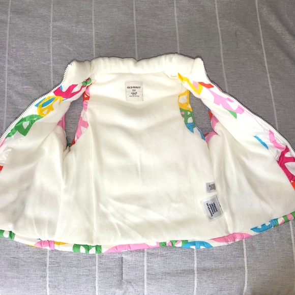 OLD NAVY Girl's Quilted Puffer Vest Jacket 6 - Picture 3 of 3